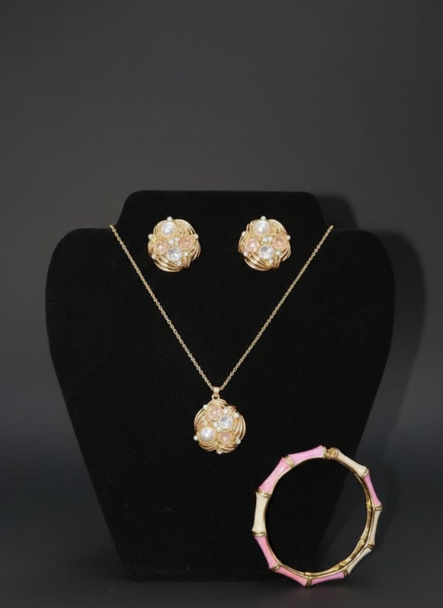 Golden Stone Pendent With Enamel Coated Bracelet