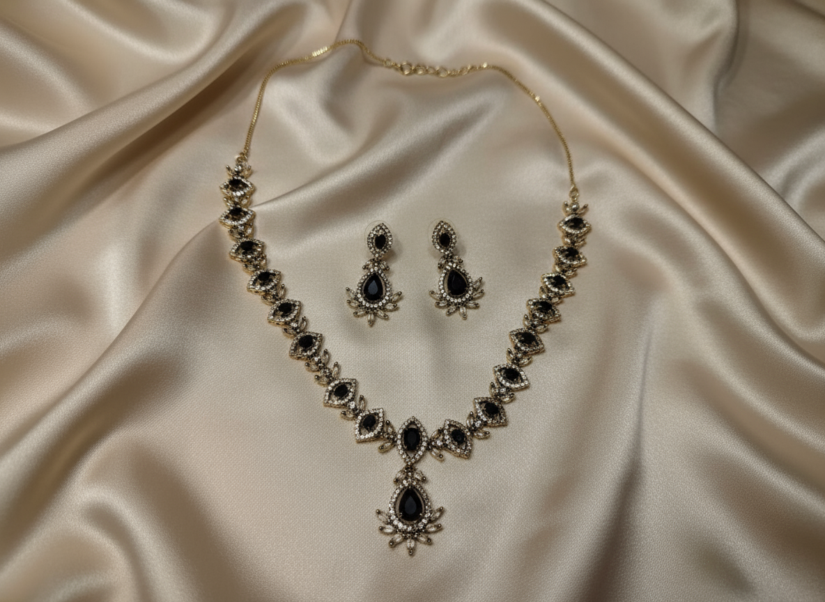Antique Polish Floral Pattern AD Jewellery Set (Black)