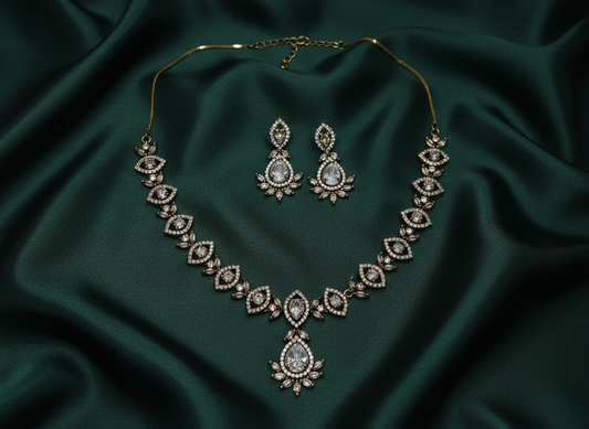 Antique Polish Floral Pattern AD Jewellery Set(White)